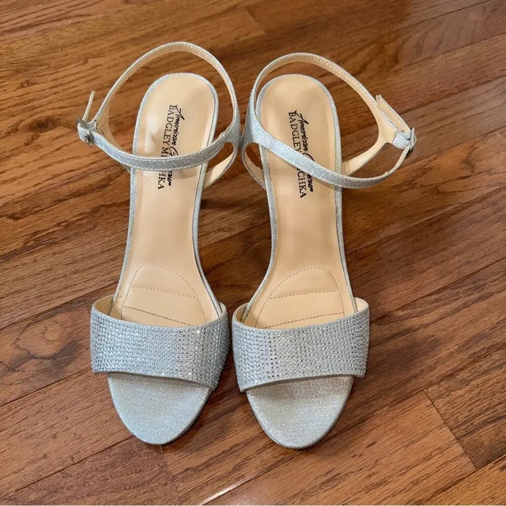 Badgley Mischka Stiletto Silver Shimmer Rhinestone Heels Shoes 9W